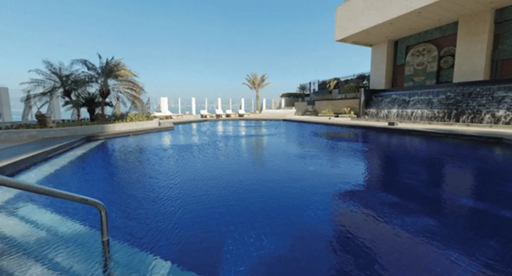 private-dinner-at-the-pool-side-large